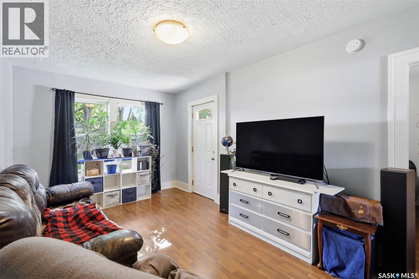 921 H AVENUE N - 5