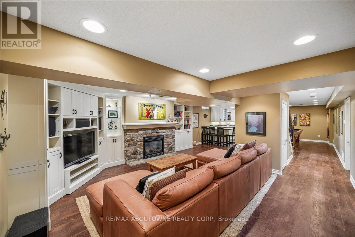 1053 OLD OAK DRIVE - 26