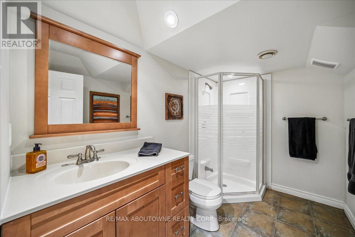 1053 OLD OAK DRIVE - 28