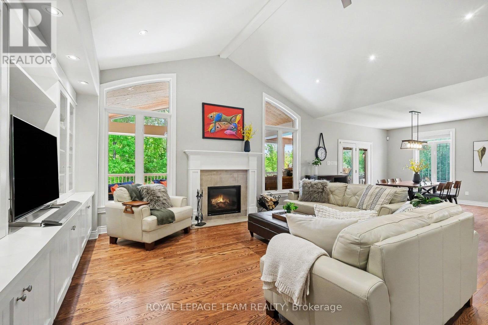 1650 REINDEER WAY - 8