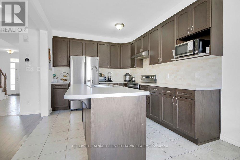 4852 ABBOTT STREET E - 10