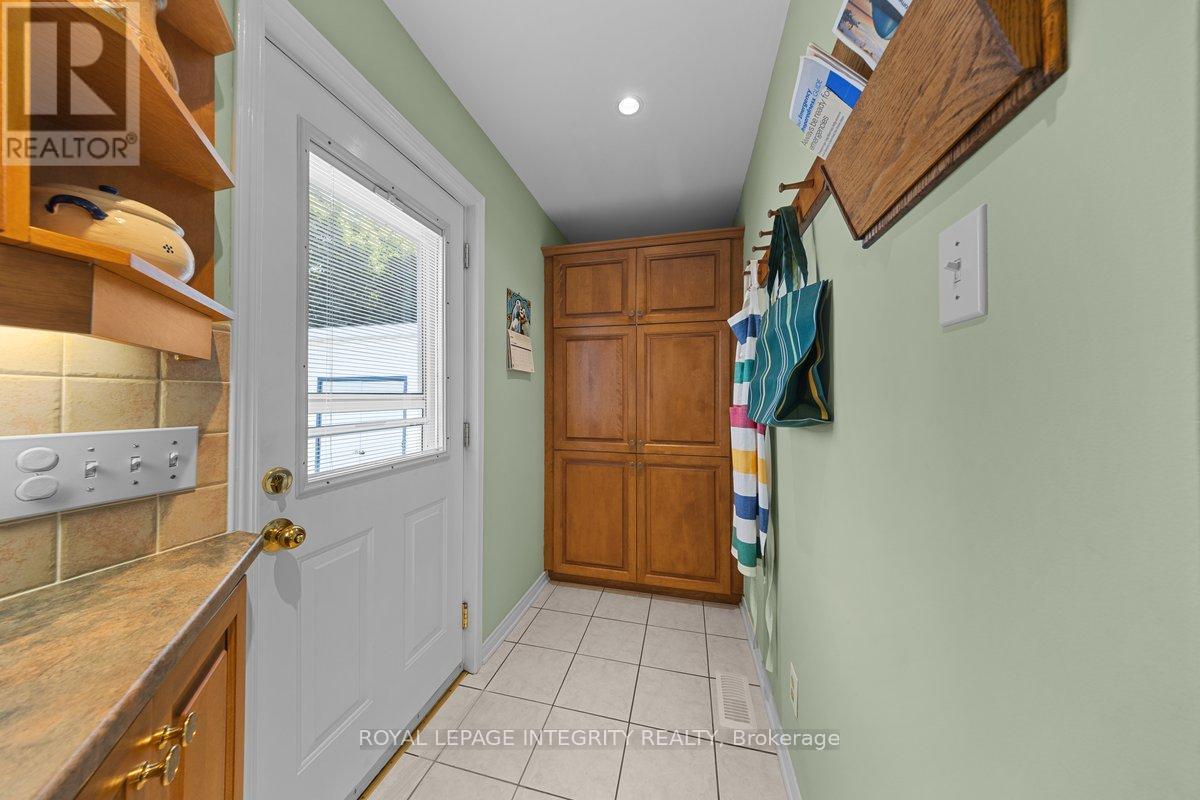 30 BISCAYNE CRESCENT - 13