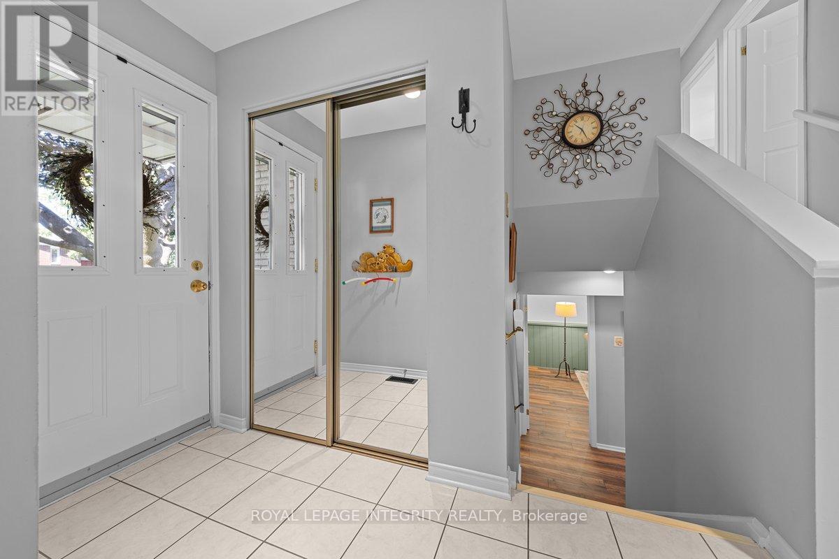 30 BISCAYNE CRESCENT - 3