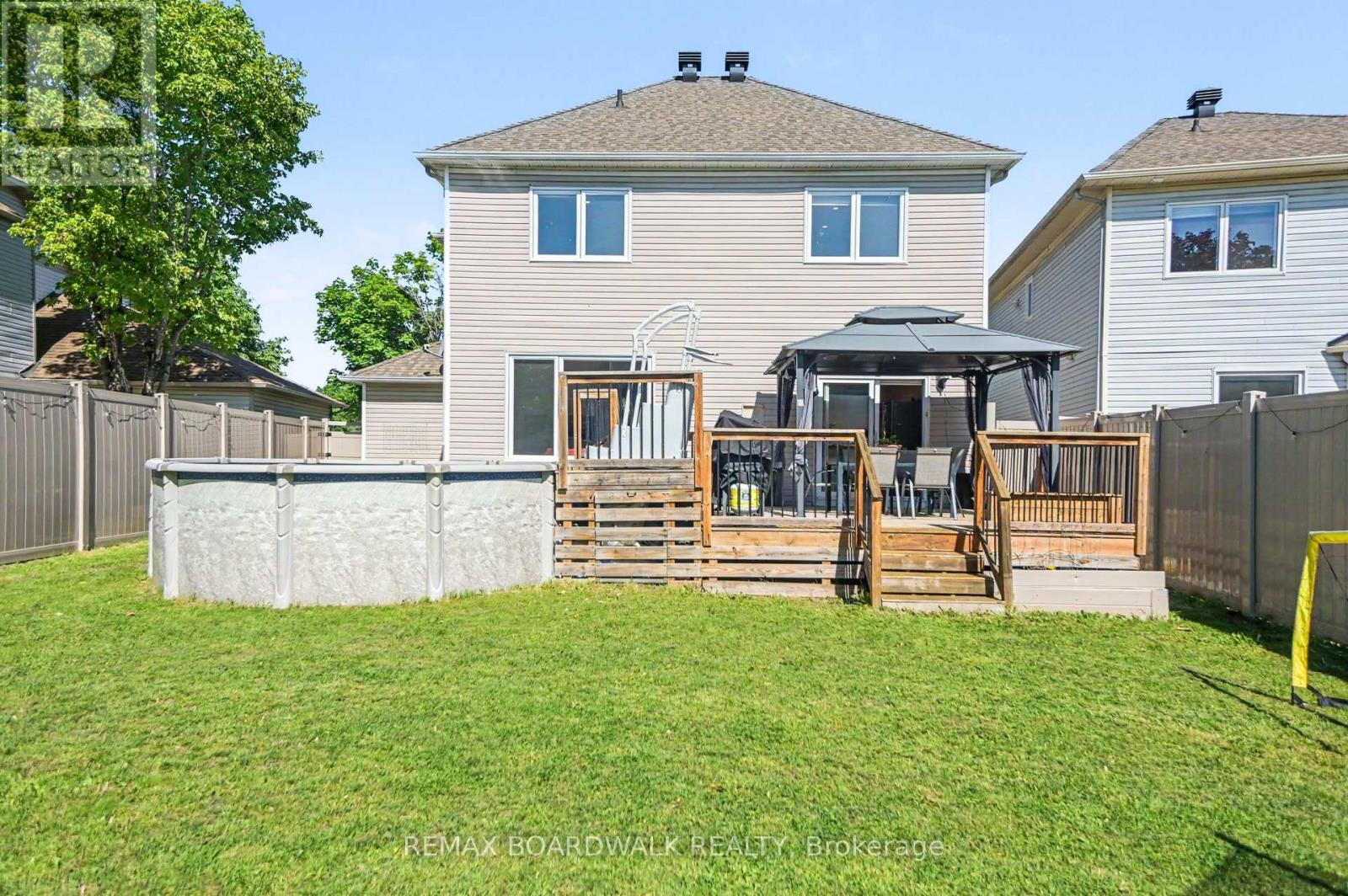 6072 LONGLEAF DRIVE - 36