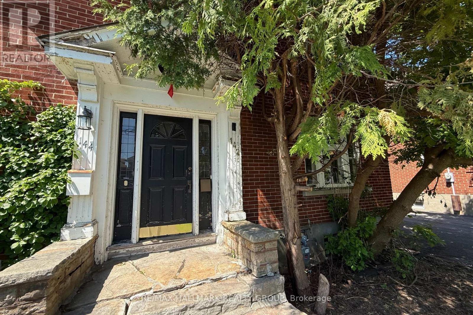142 CLARENDON AVENUE - 1