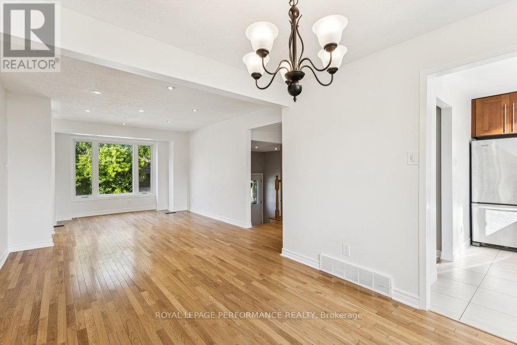 6 GILLESPIE CRESCENT - 11