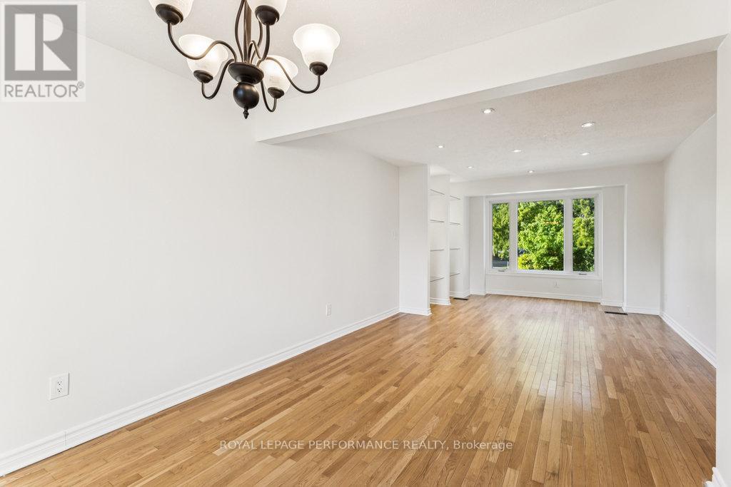 6 GILLESPIE CRESCENT - 12