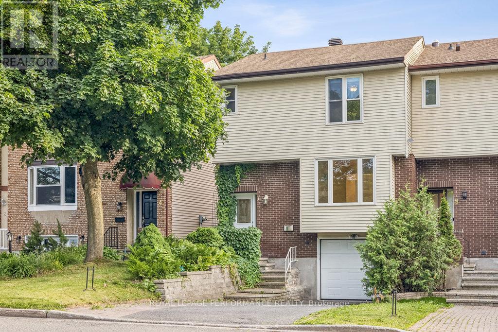 6 GILLESPIE CRESCENT - 3