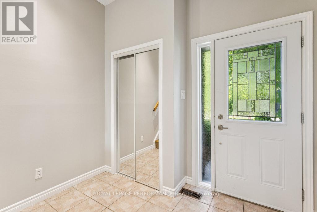 6 GILLESPIE CRESCENT - 6