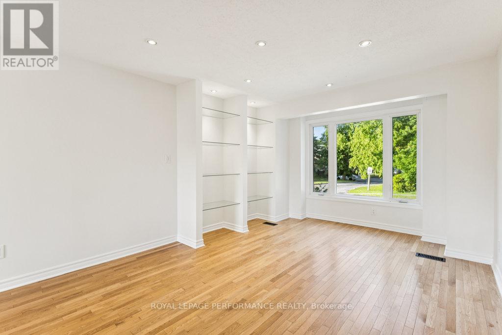 6 GILLESPIE CRESCENT - 8