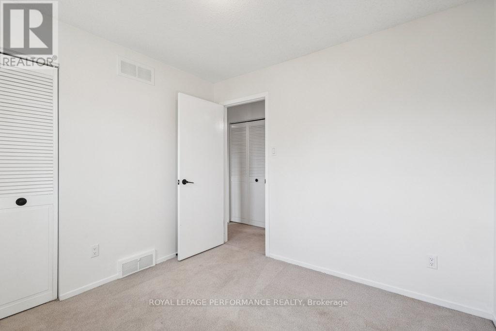 8 GILLESPIE CRESCENT - 28