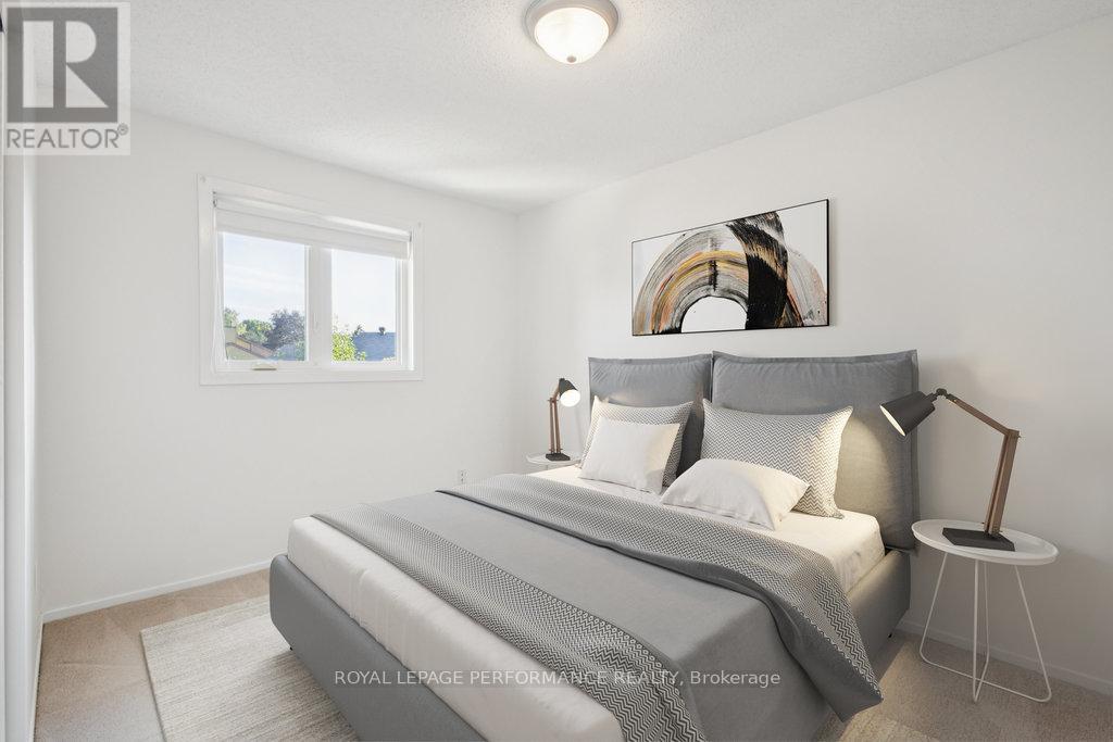 8 GILLESPIE CRESCENT - 31