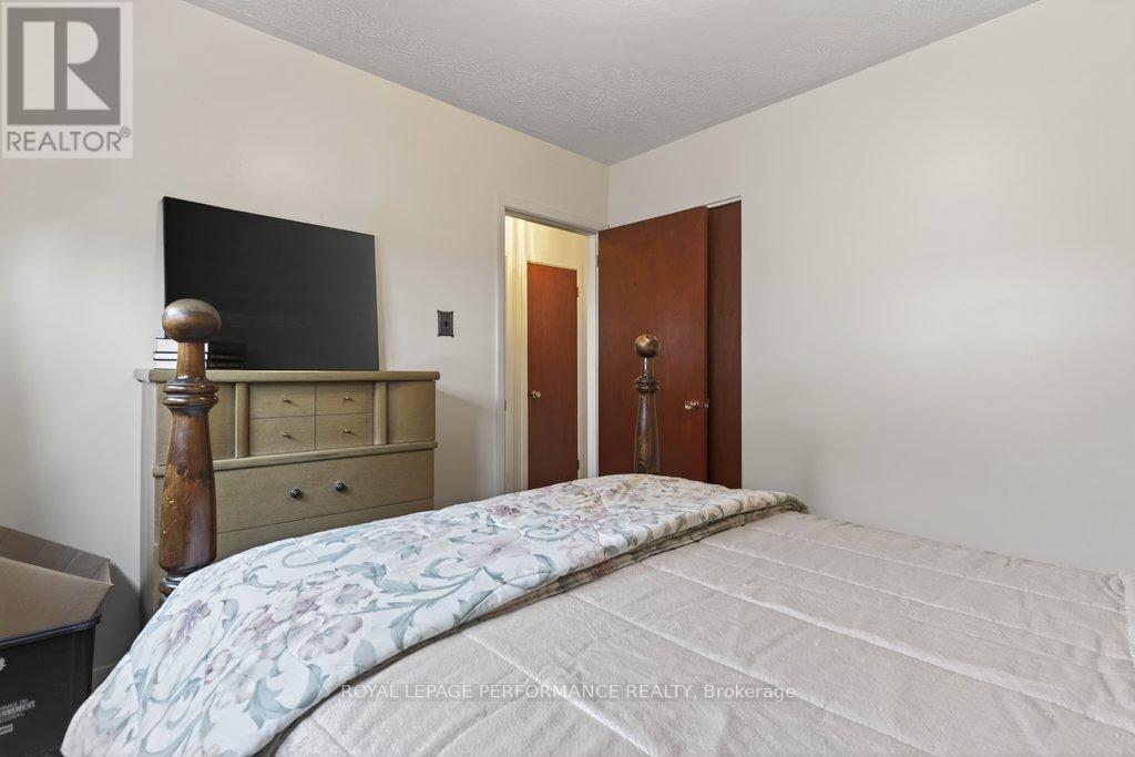 2184 MELFORT STREET - 26