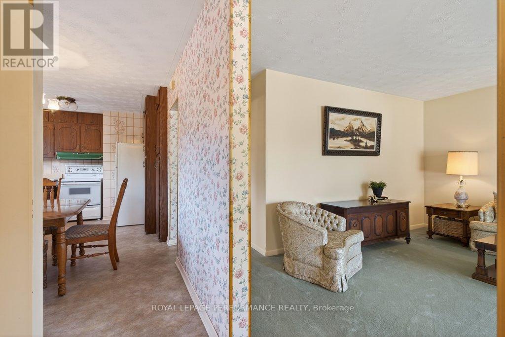 2184 MELFORT STREET - 6