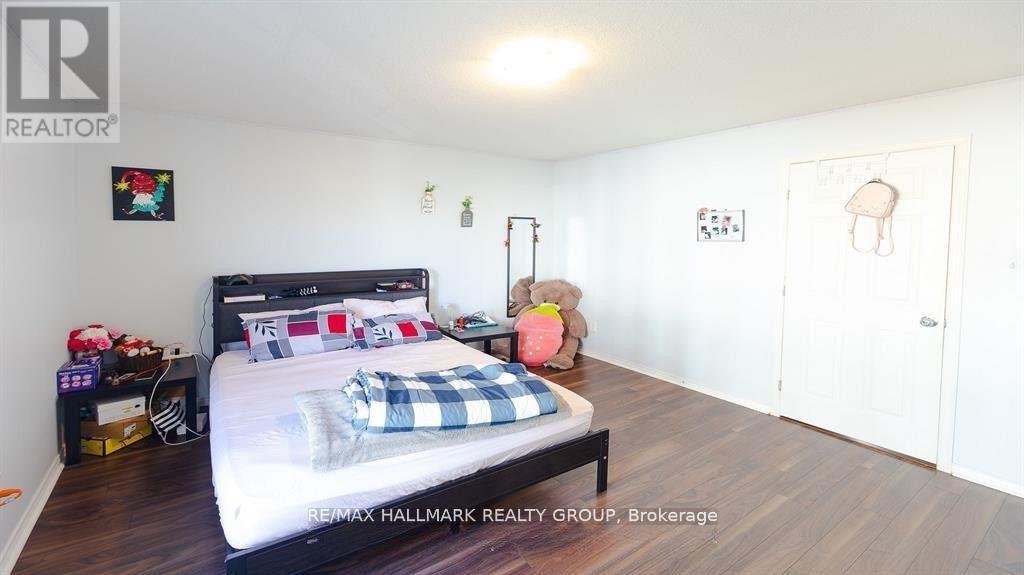 39 CHESAPEAKE CRESCENT - 11