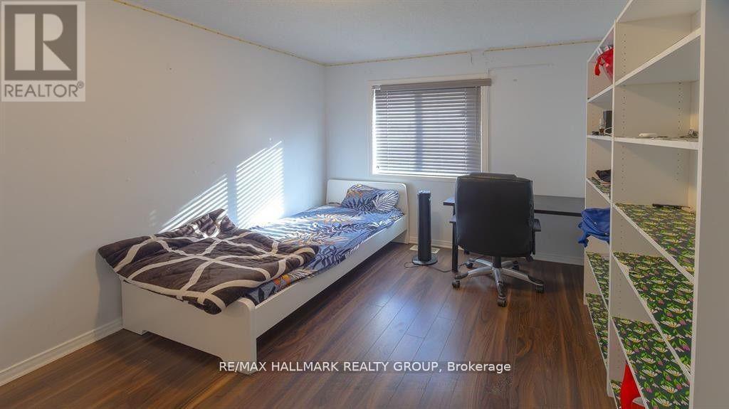 39 CHESAPEAKE CRESCENT - 14