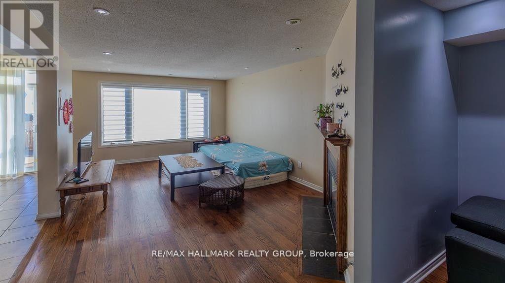 39 CHESAPEAKE CRESCENT - 3