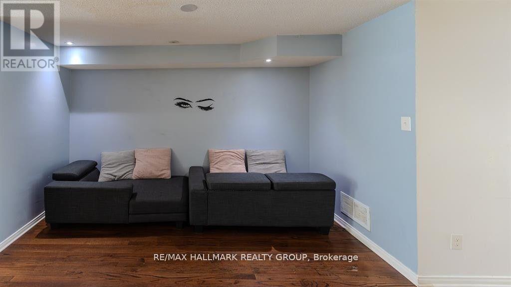 39 CHESAPEAKE CRESCENT - 8