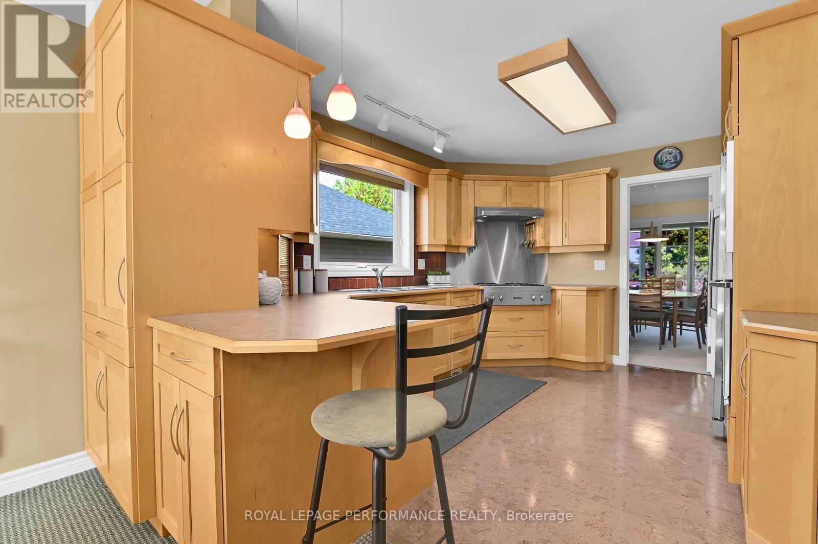 365 JAMIESON STREET - 7