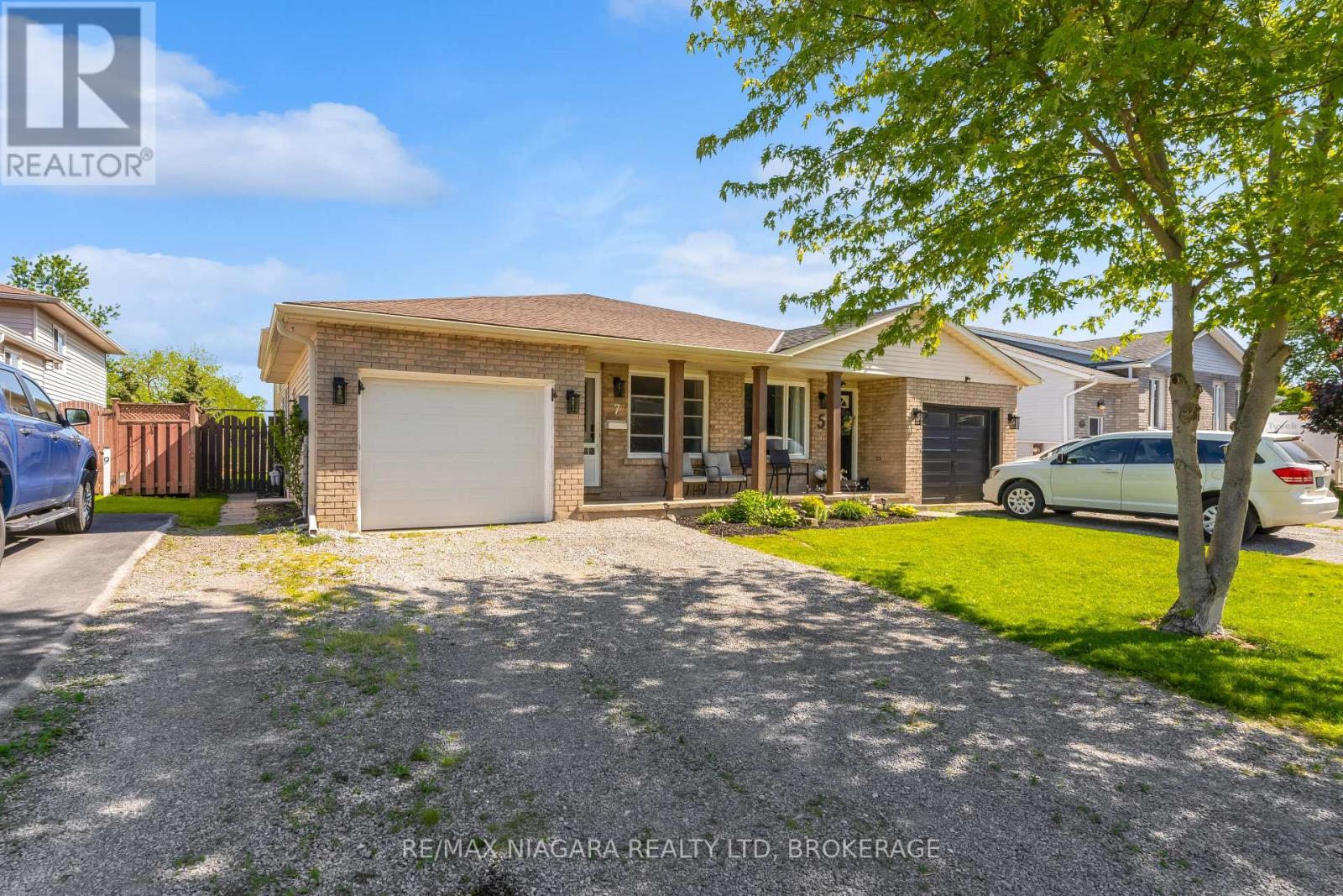 7 HILLCREST ROAD - 1