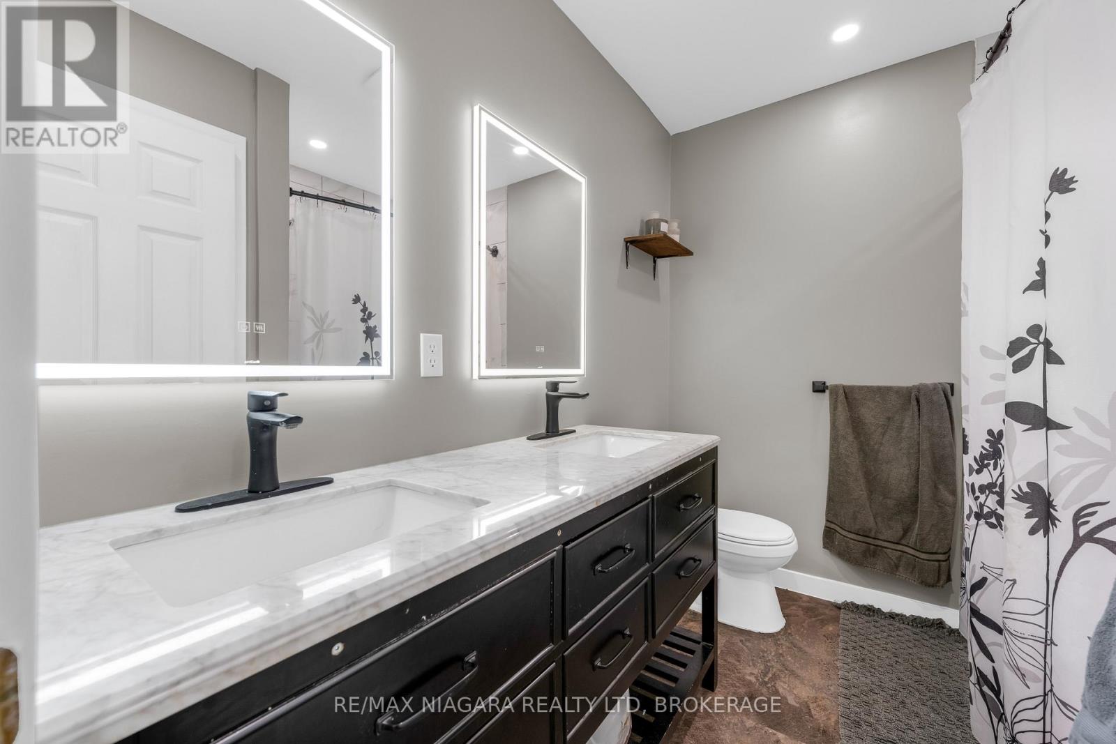 7 HILLCREST ROAD - 15