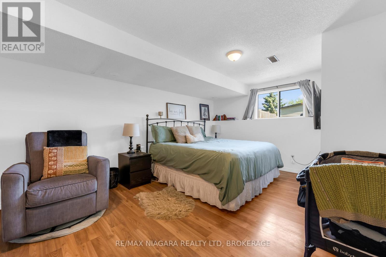 7 HILLCREST ROAD - 17