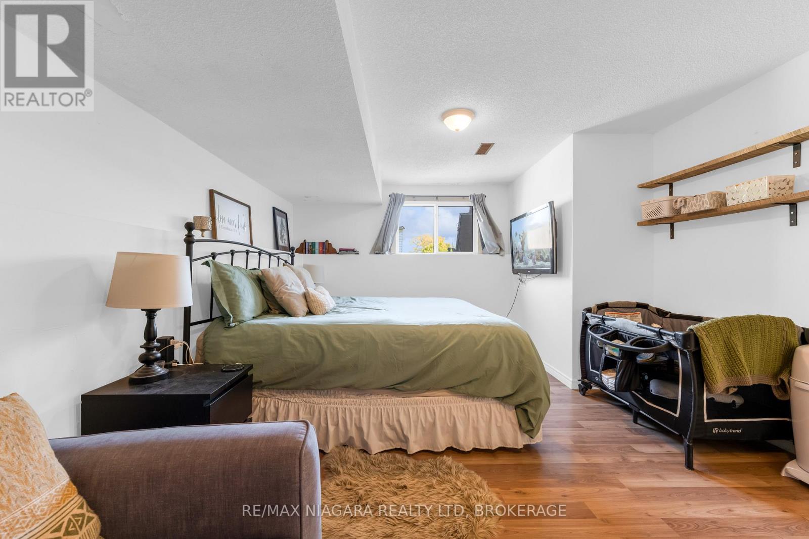 7 HILLCREST ROAD - 18