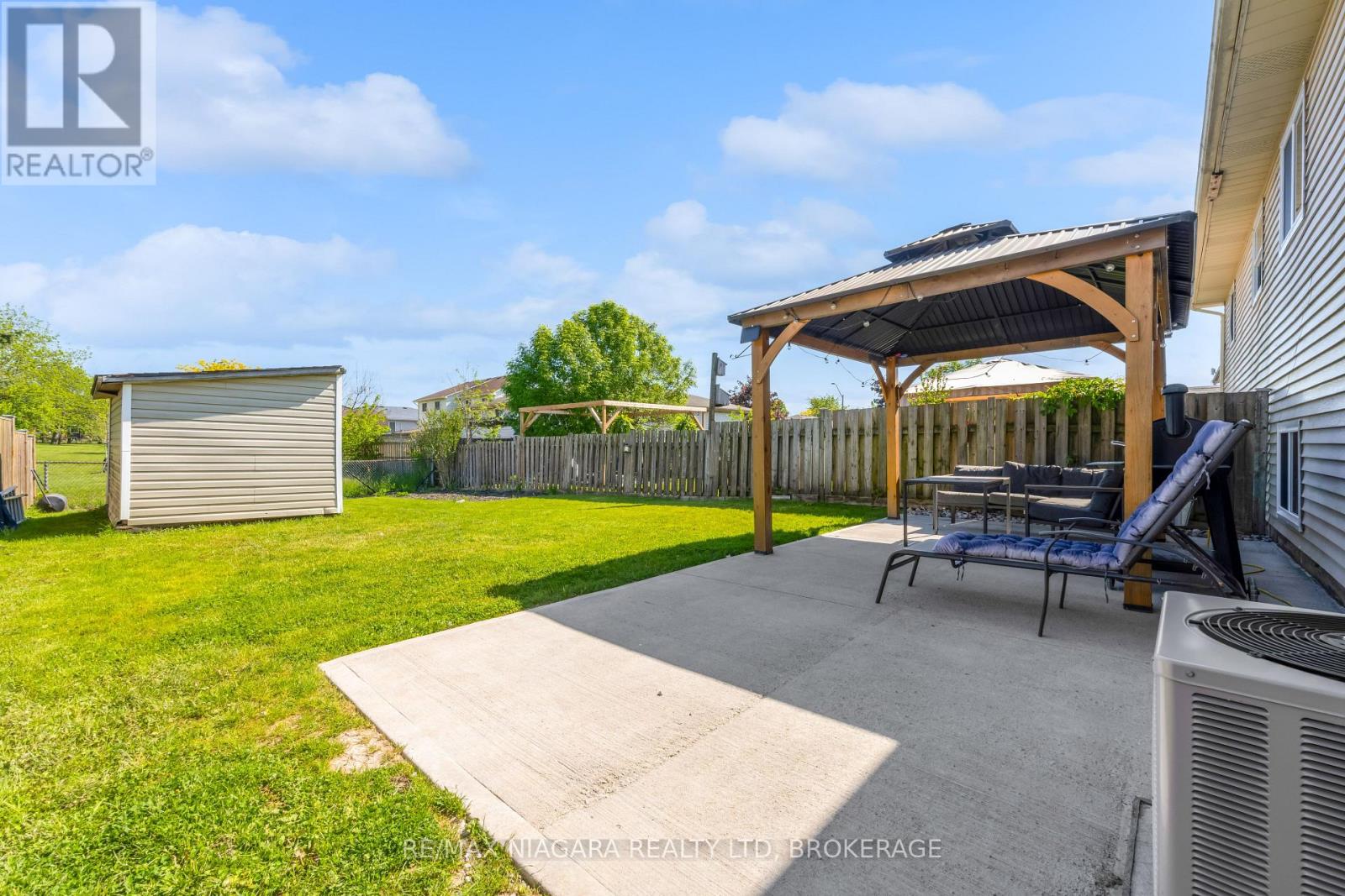 7 HILLCREST ROAD - 25