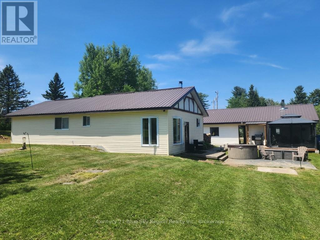 747 DERLAND ROAD