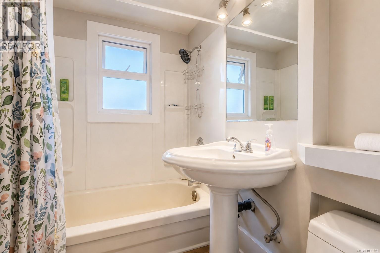  1736 Cedar Hill Cross Road, Saanich