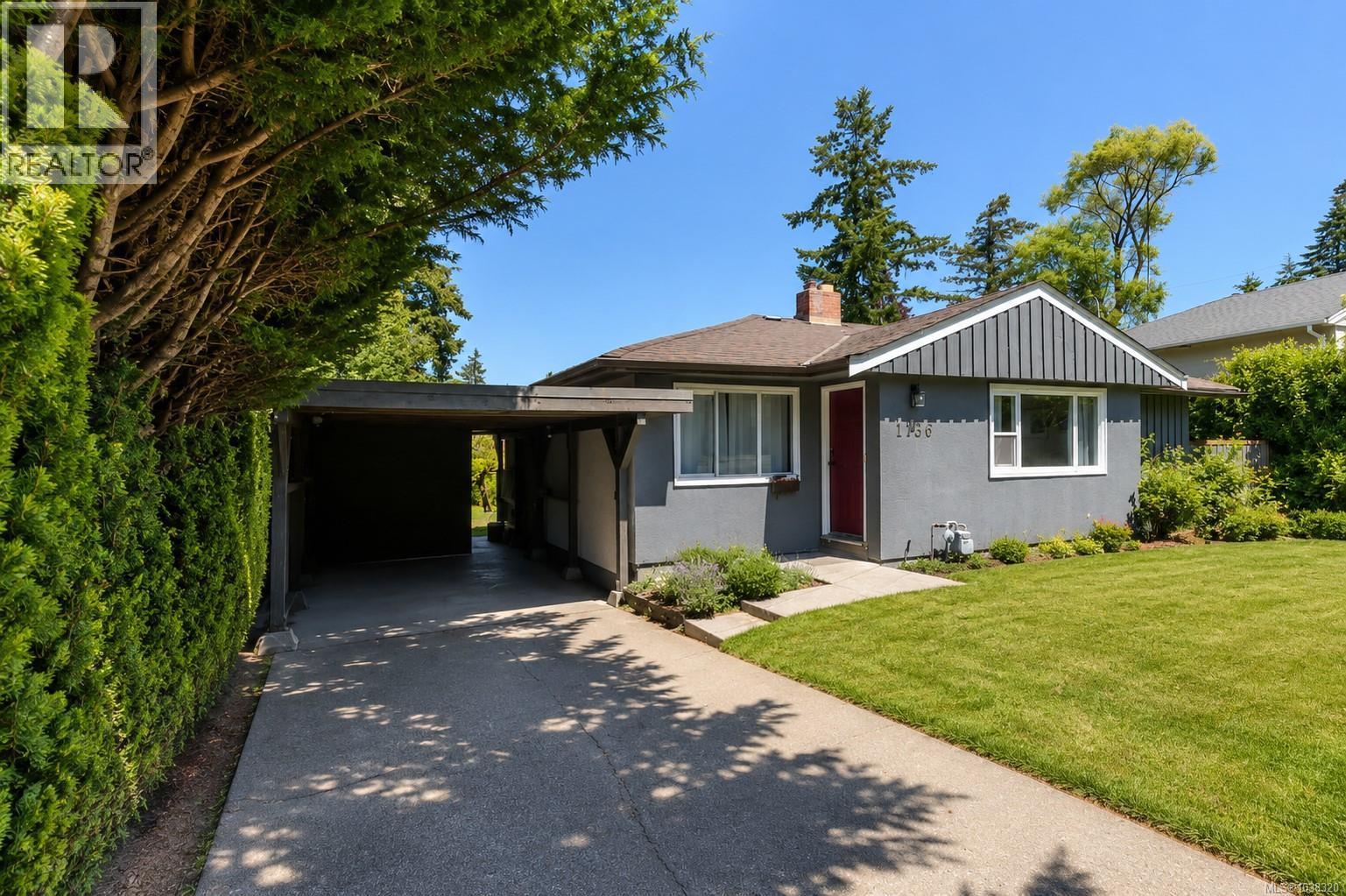  1736 Cedar Hill Cross Road, Saanich