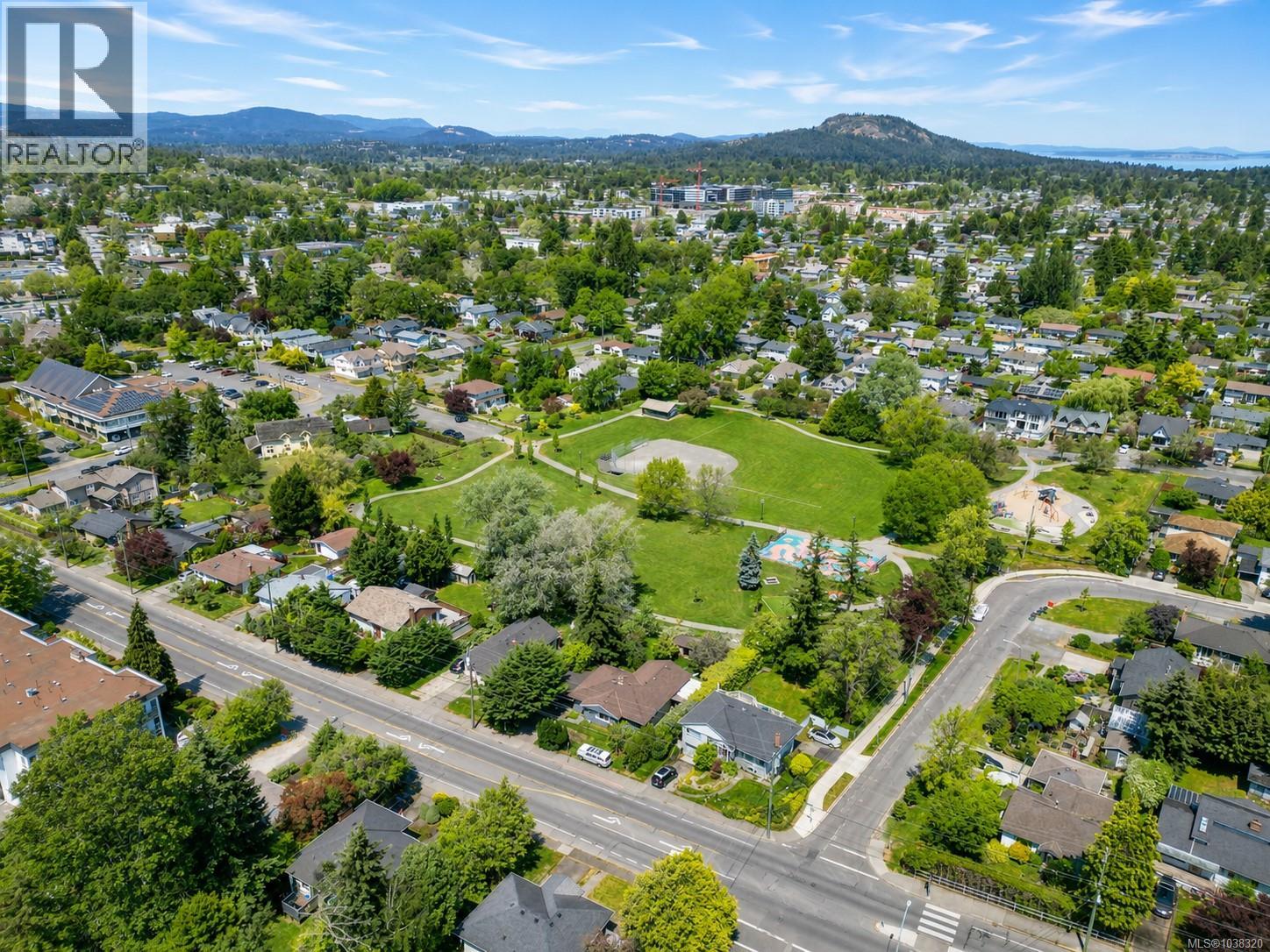  1736 Cedar Hill Cross Road, Saanich