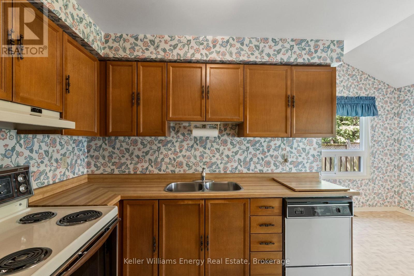 62 MCCALLUM DRIVE - 15