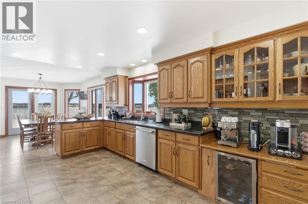 6-bedroom home for sale at 3810 RIVER Road, Caledonia ON · photo 13 of 49