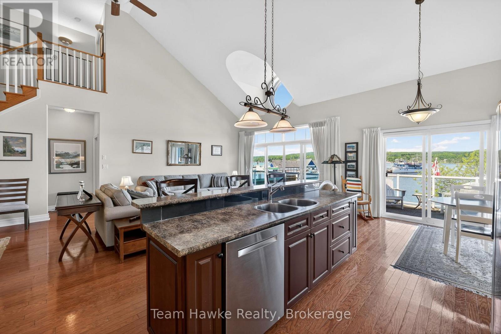 #8 2 BECK BOULEVARD - Image 11