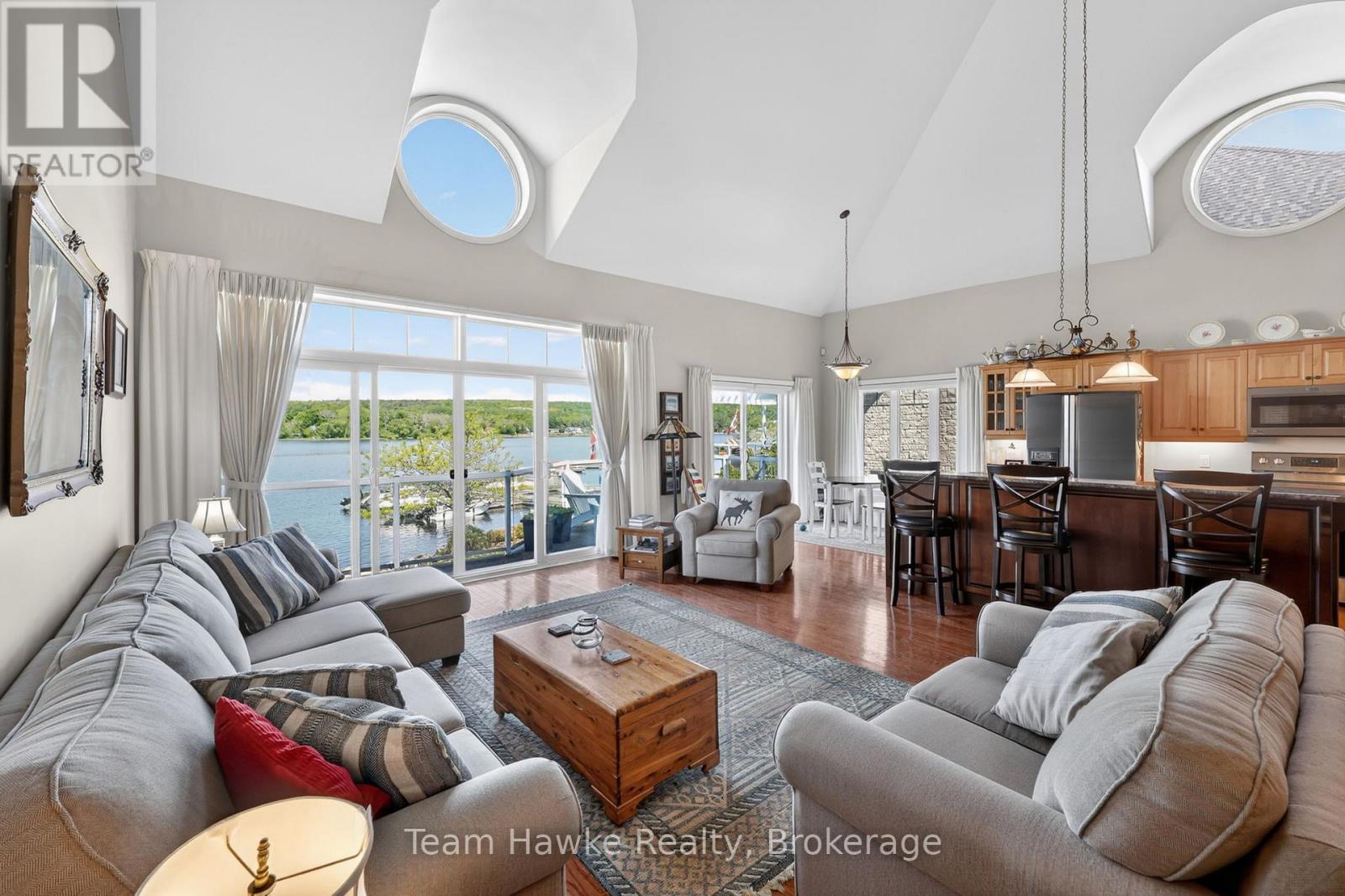 #8 2 BECK BOULEVARD - Image 16