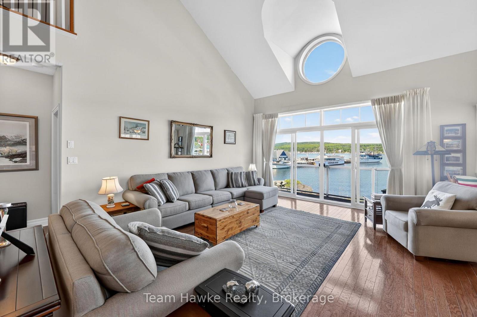 #8 2 BECK BOULEVARD - Image 17