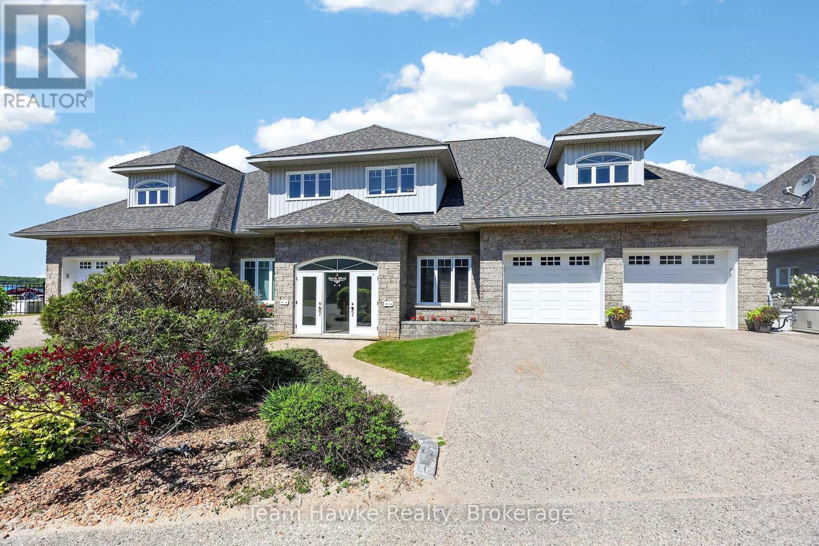 #8 2 BECK BOULEVARD - 2