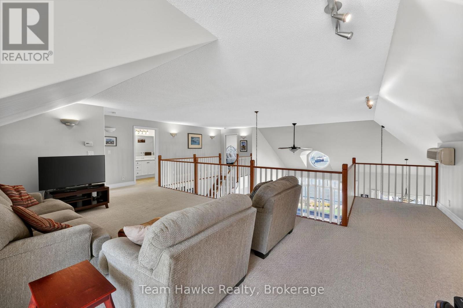 #8 2 BECK BOULEVARD - Image 27