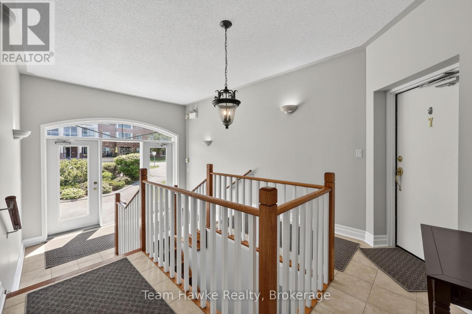 #8 2 BECK BOULEVARD - 38