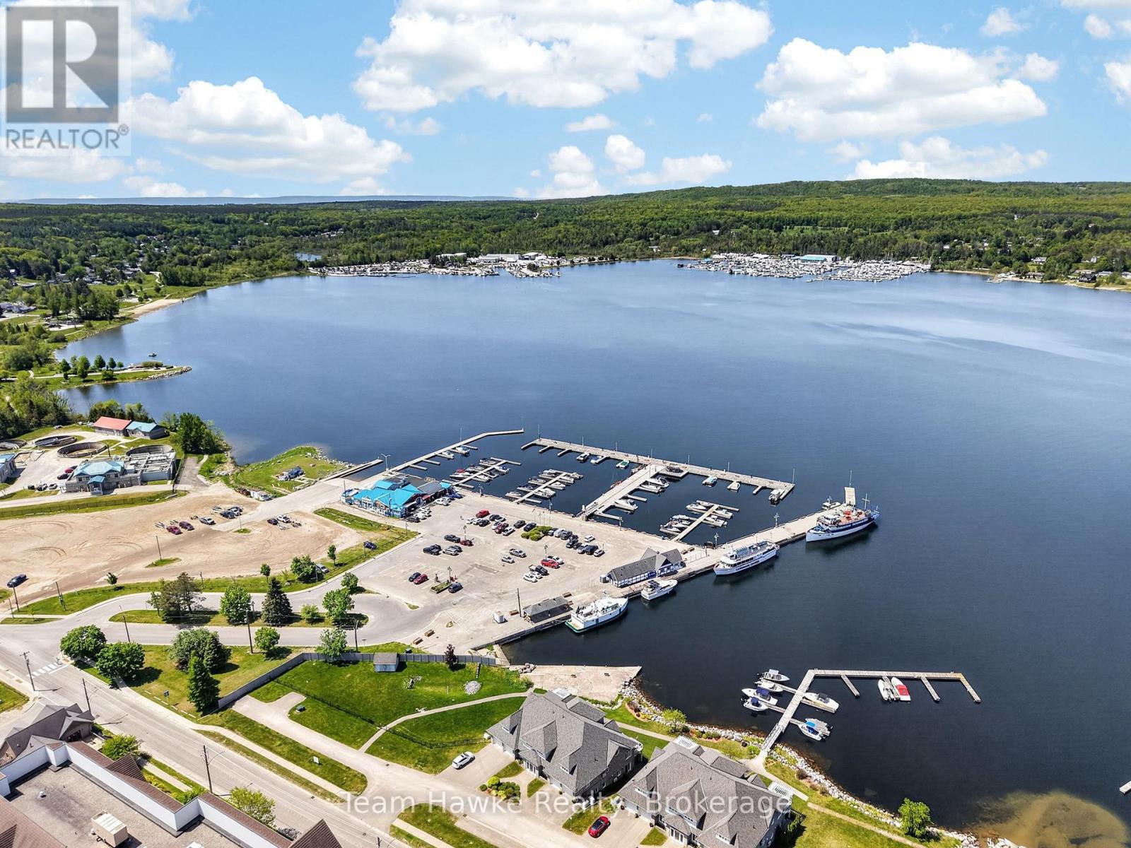 #8 2 BECK BOULEVARD - Image 45