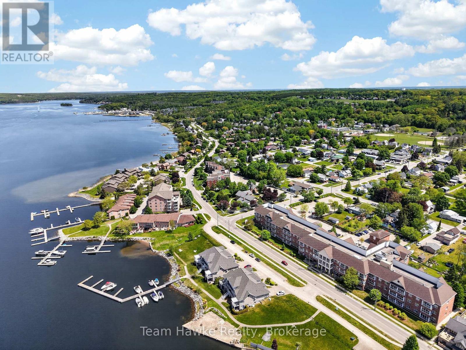 #8 2 BECK BOULEVARD - Image 47