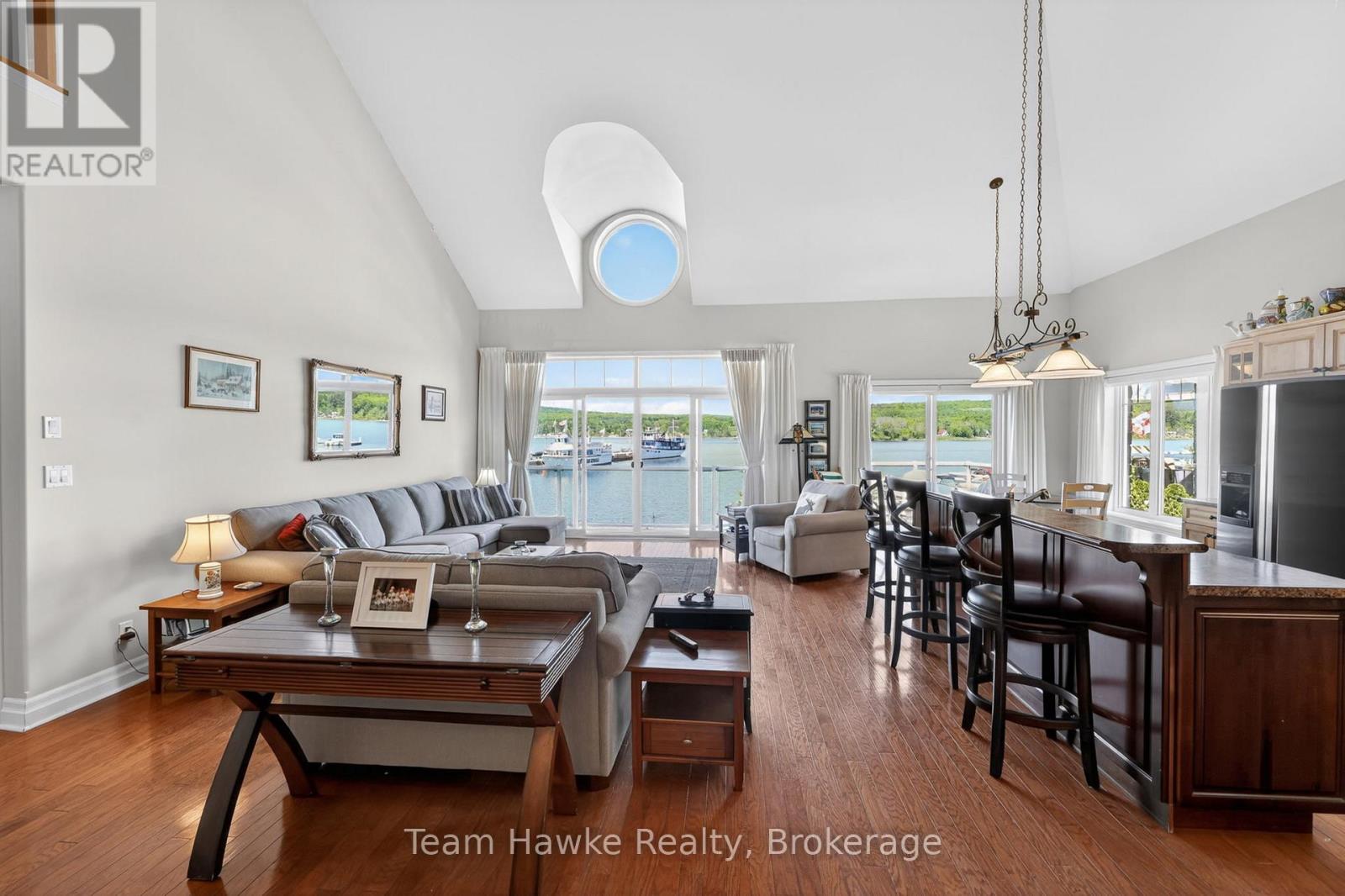 #8 2 BECK BOULEVARD - Image 9