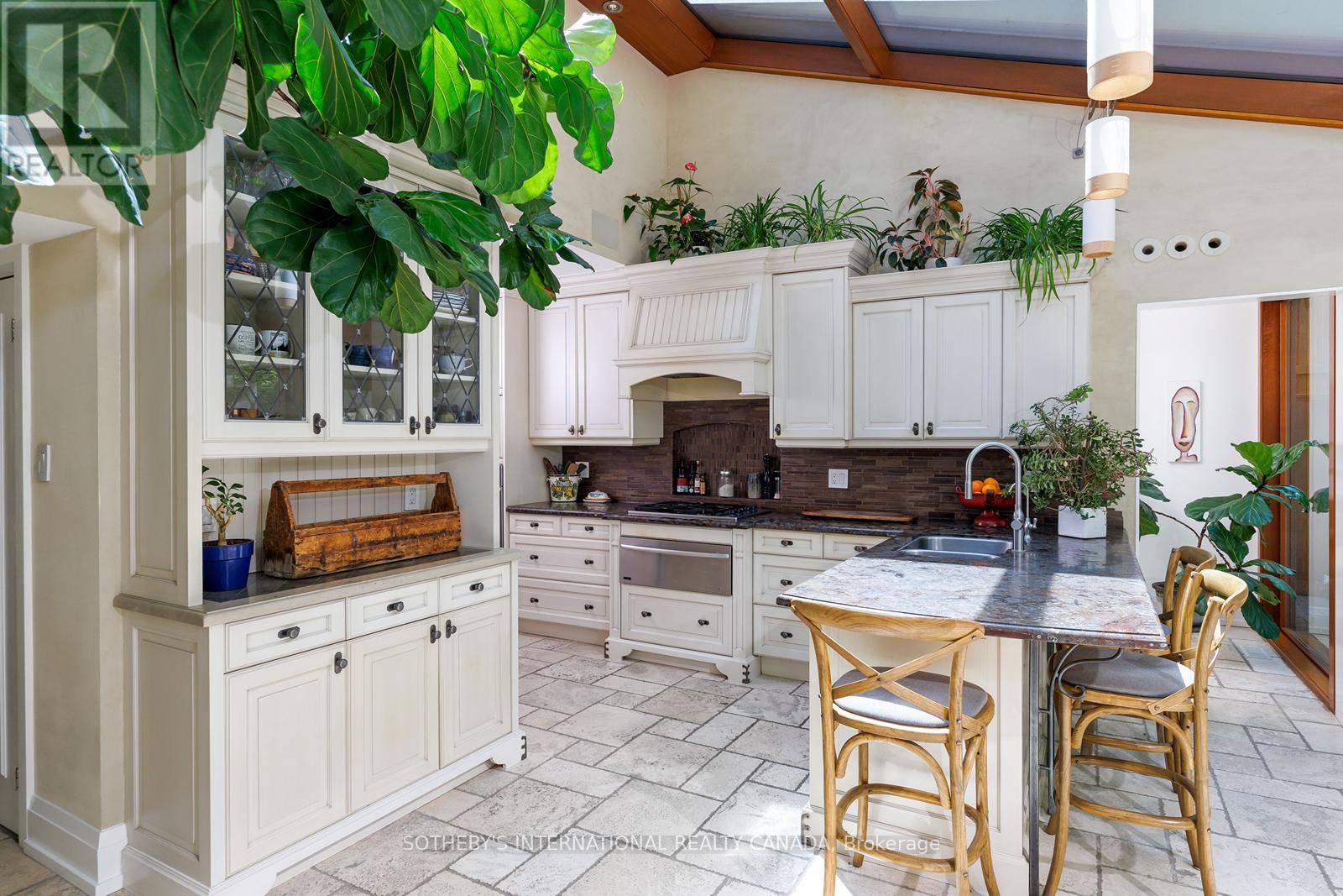36 DONWOODS DRIVE - 10