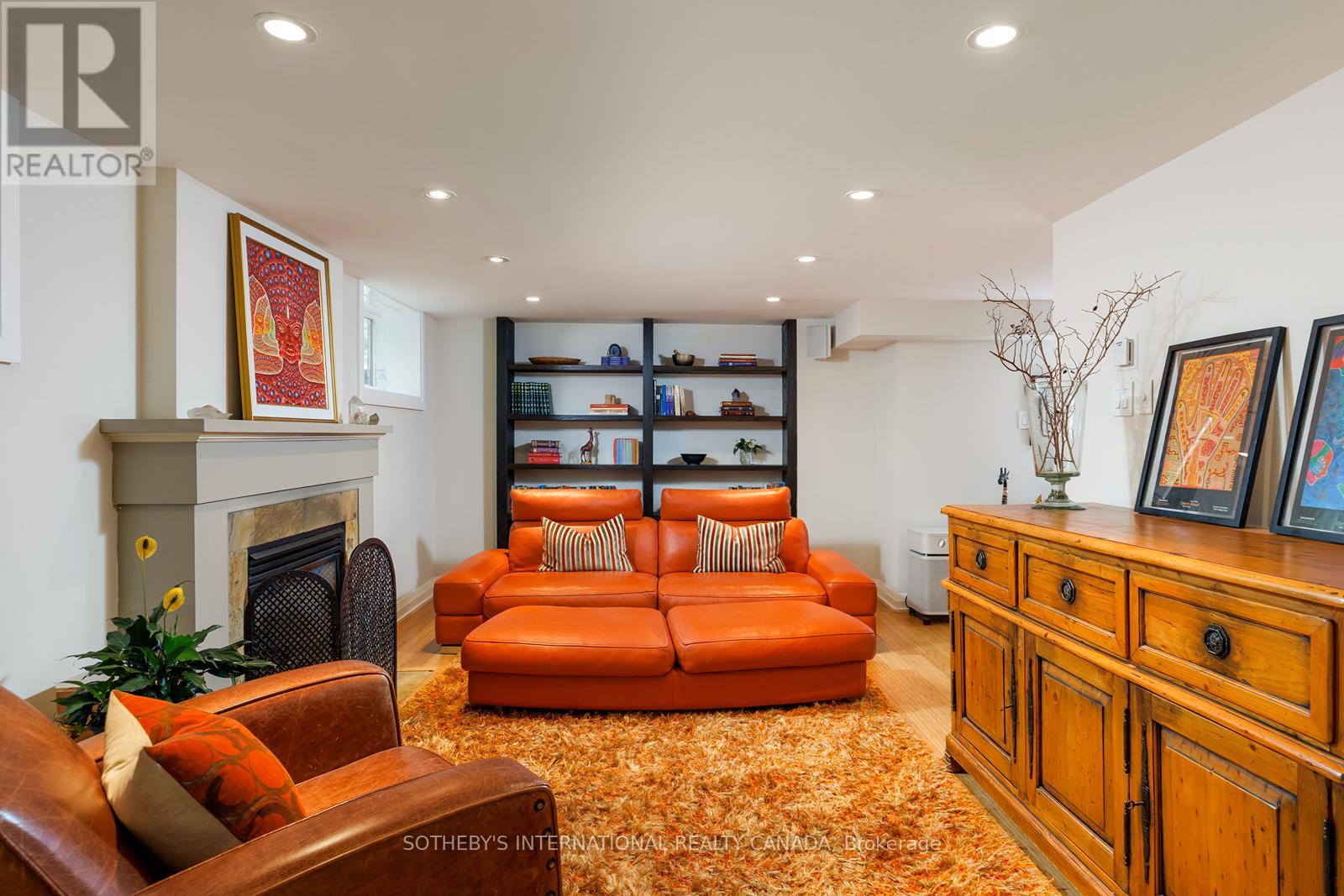 36 DONWOODS DRIVE - 34