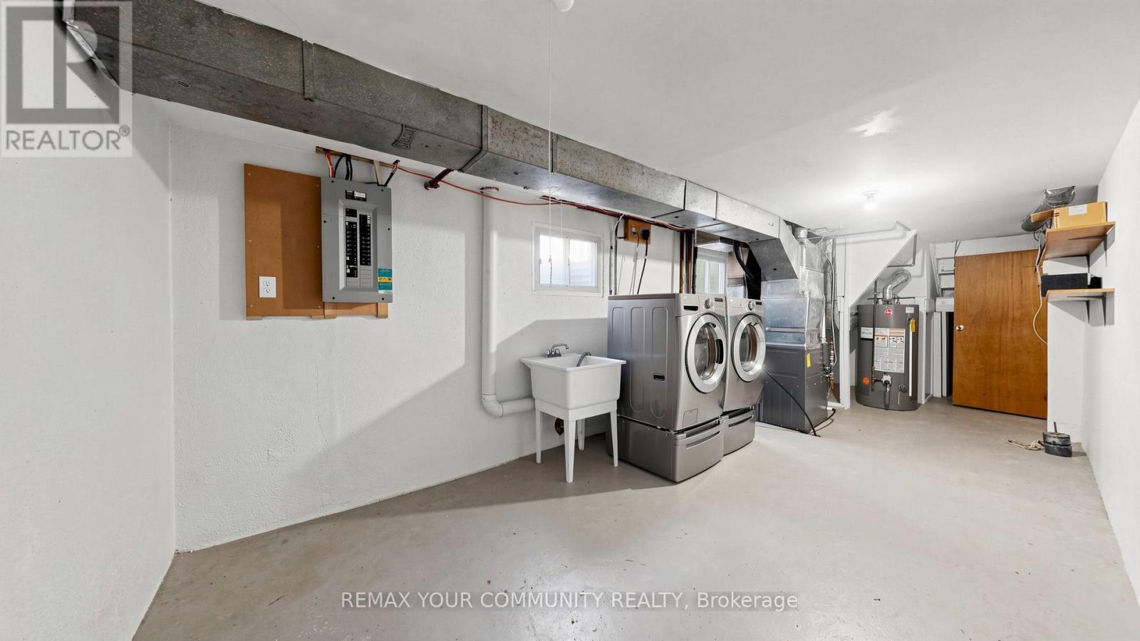 23 LESGAY CRESCENT - 41