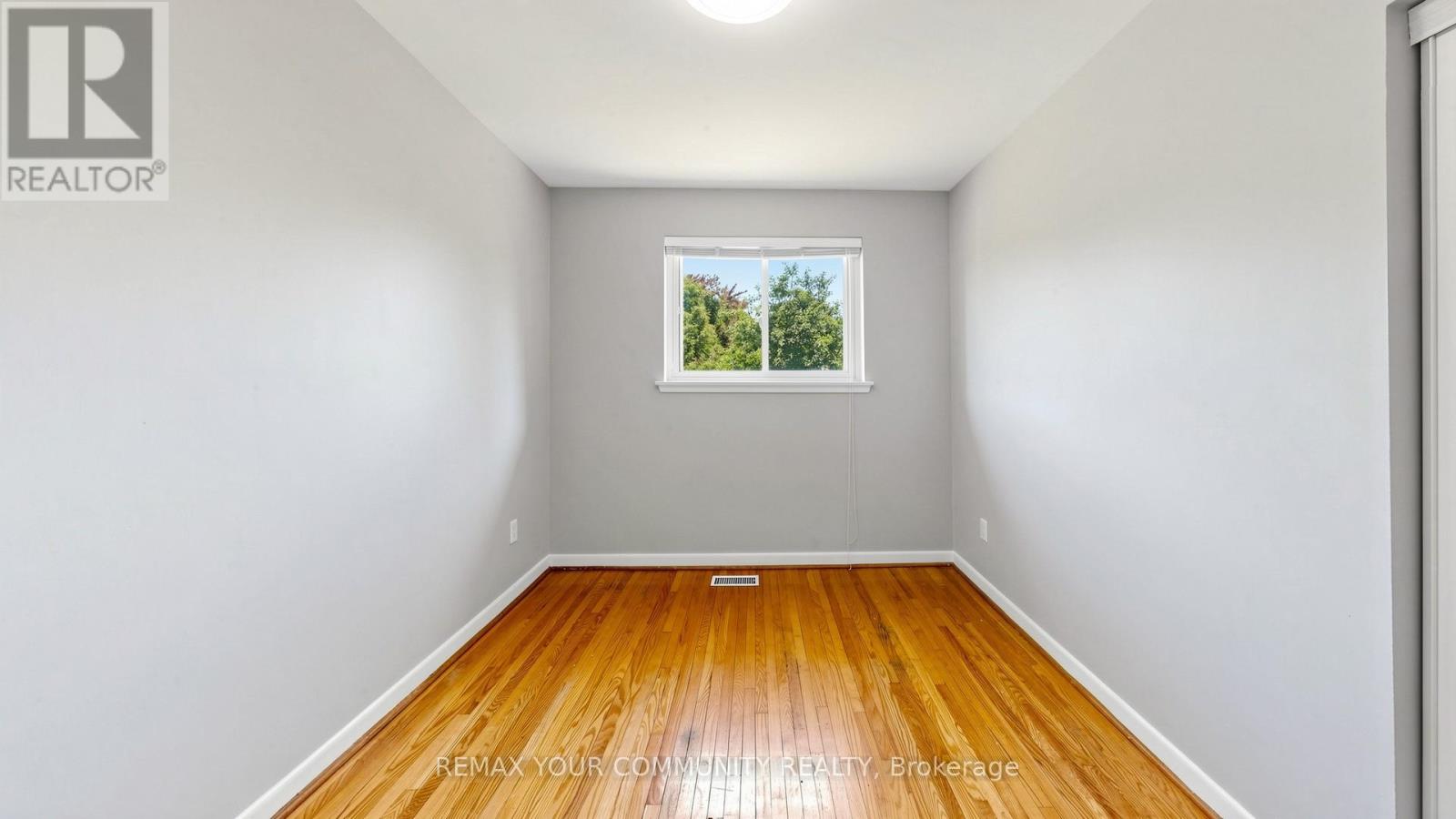 23 LESGAY CRESCENT - 25