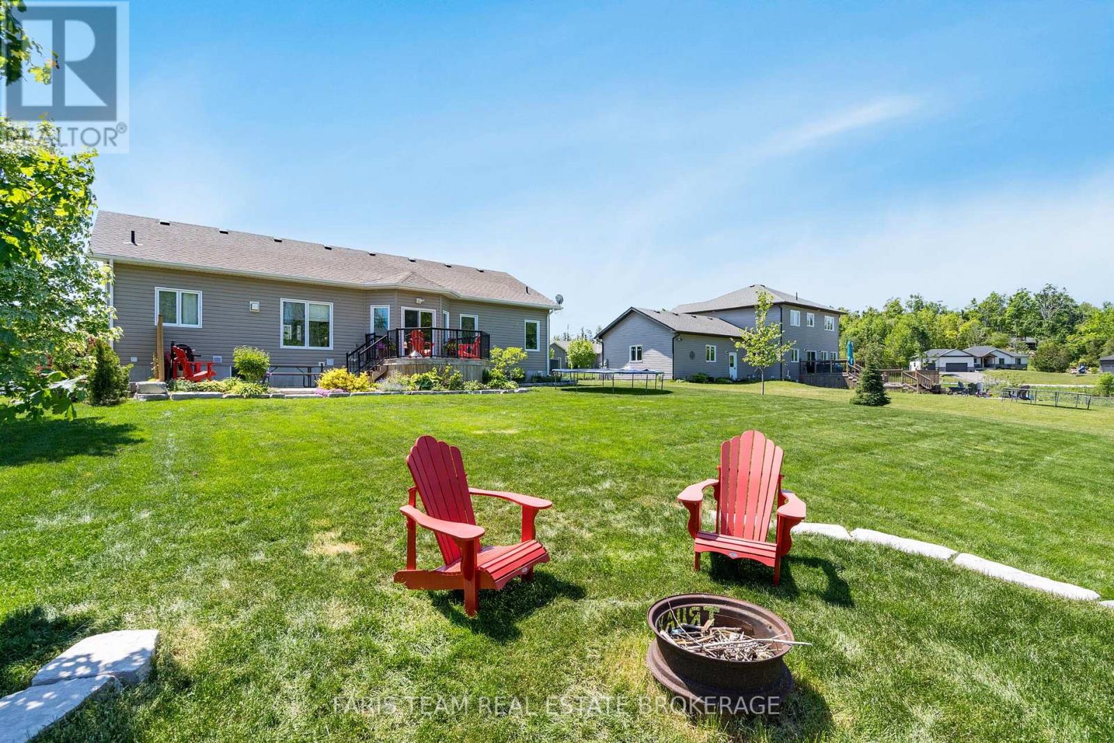 53 BOYD CRESCENT - 40
