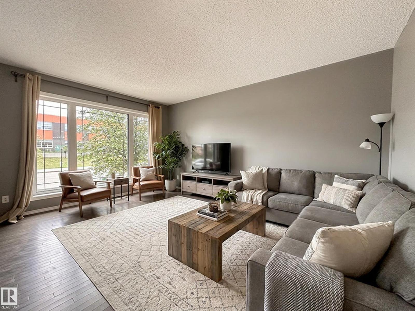 9432 211 ST NW - 7
