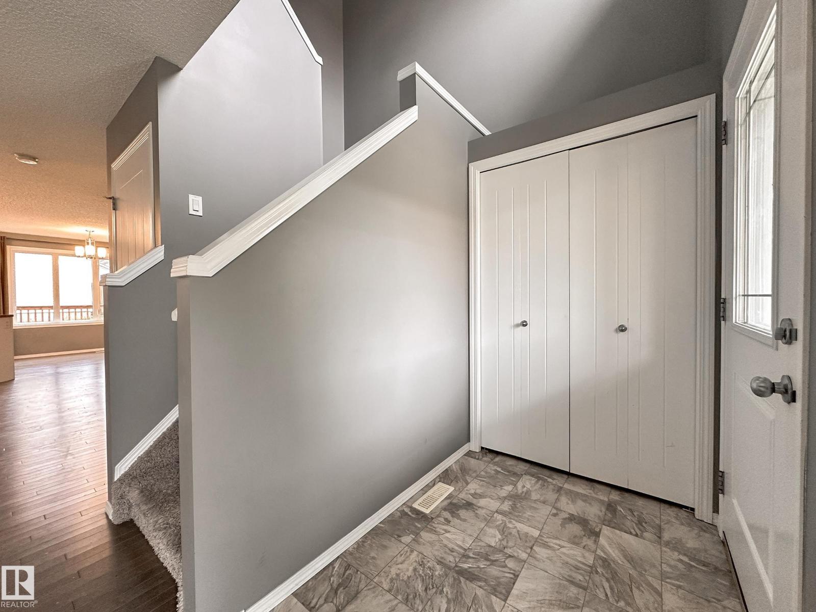 9432 211 ST NW - 4